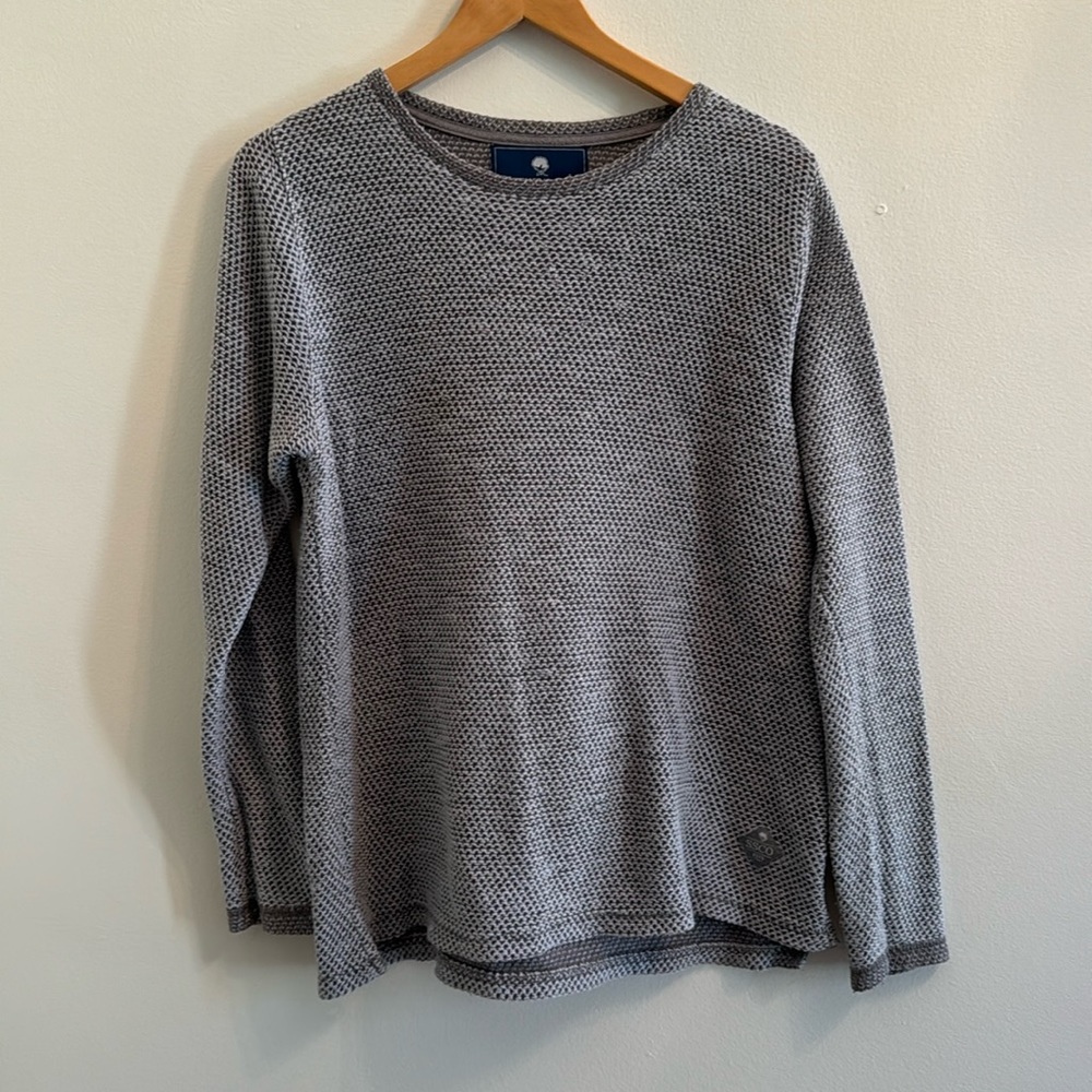 SOUTHERN SHIRT CO gray sweater size medium soft lightweight